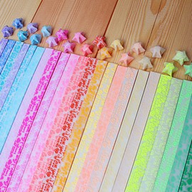 Luminous Origami Star Paper Strips, 600 Sheets Kids DIY Handmade Crafts, School Folding Star Teaching, 20 Color Glows in The Dark Stars Folding Paper