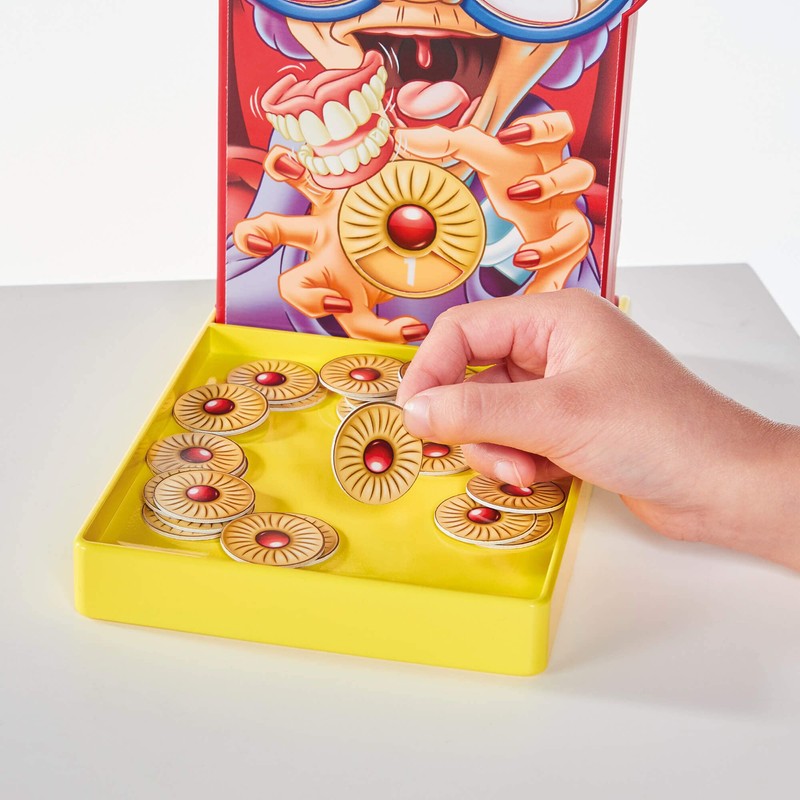 TOMY Games T73114 Greedy Granny – in a Spin