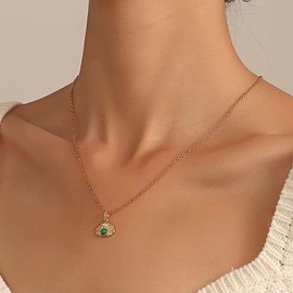 Inilbran Boho Shell Necklace Choker Gold Scallop Choker Necklace Green Emerald Shell Pendant Necklace Summer Beach Ocean Shell Necklace Chain Jewellery for Women and Girls, Zinc, No Gemstone