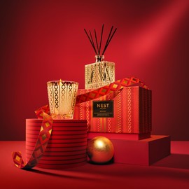 NEST New York Scented Classic Candle (8.1 oz) & Diffuser (5.9 fl oz) Set, Holiday - Reusable Glass Vessel - Vegan, Cruelty Free