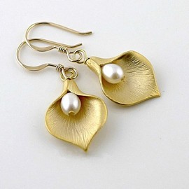 Gold Plated Flower Pearl Drop Dangle Earrings for Women,Delicate Matte Lily Petal Hook Earrings,Retro Party Wedding Birthday Jewelry Gifts (Gold)