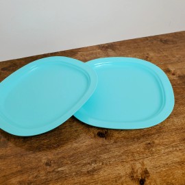 Tupperware Microwave Reheatable Blue rounded square plates 3398 set of 2