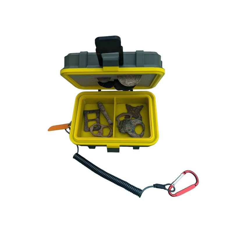 Dig Mate Metal Detecting Artefacts Find Box, Sturdy Construction, Safety
