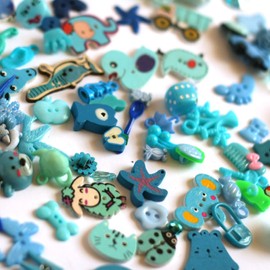 TomToy Blue I Spy Trinkets for Rainbow I Spy Bottle/Bag, Colorful Miniatures, Mixed Buttons, Beads, Charms, 1-3cm, Set of 50