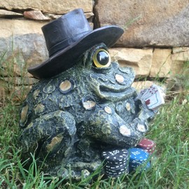 Homestyles Toad Hollow #95973 Figurine Poker Gambler with Playing Cards and Gambling Chips Character Garden Statue Toad Large Figure Natural Green
