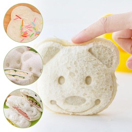 2 Pcs Sandwich Cutter Cute Bear Sandwich Cutters for Children Cute Bread Mold Portable Sandwich Press Mould Bread Cutters Perfect for Breakfast and Lunch