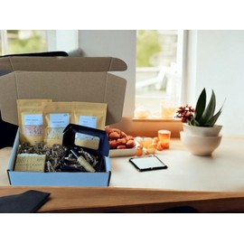 Luxury Soap & Bath Gift Set - Soap + Bath salts / Shower steamers / Bath Melts (One Size, Coconut & Aloe soap, 3 bath salts, Sweet Dreams essential oil roller)