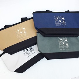 Munya Munya Lunch Bag for Women Adult Men Leakproof Cooler Cute Lunch Boxes Tote Bags Mini Capacity Reusable Insulated Lunch Container for Work Office Picnic or Travel (Triangular Plain beige/822874)