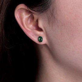 Yheakne Vintage Green Emerald Stud Earrings Tiny Oval Emerald Green Earrings Gold Green Emerald Earrings Gold Oval Stud Earrings Jewellery for Women and Girls（Gold）