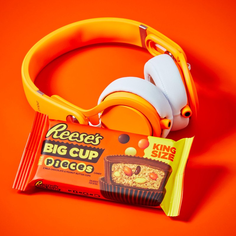 REESE'S Big Cup with Pieces Milk Chocolate King Size Peanut