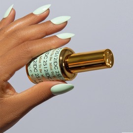 DND DC Gel Polish Set, Free Spirit Collection, UV/LED Gel Polish and Air Dry Nail Lacquer, Matching Chip-Free Polish Duo, 2512 Mint To Be, 0.5 Fl Oz