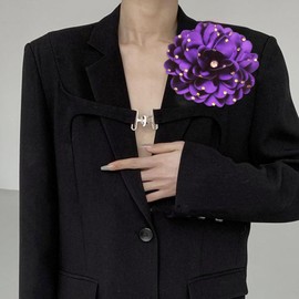 INENIMARTJ Elegant Large Rose Flower Brooches Lapel Pins Handmade Dainty Satin Fabric Pearl Brooches Big Camellia Flower Brooch Pin for Women Wedding Prom Dance Dress Suit Clothes Accessories (Purple)