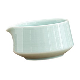 Leefasy Ceramic Matcha Tea Bowl with Spout, Chawan, 560ml, Light Green