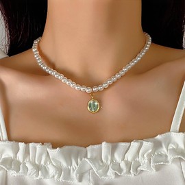 TseenYi Pearl Choker Necklace Gold Pearl Necklace Green Gemstone Pendant Necklace Oval Emerald Crystal Necklace White Pearl Beaded Chain Necklace Bridal Wedding Necklace