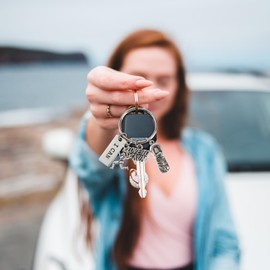 Tomaibaby 2pcs Marathon Running Keychains Alloy Pendant Keychain Quotes I Can Key Holder Key Rings Ornaments