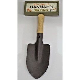"Welcome to Hannah's garden" hanging shovel sign