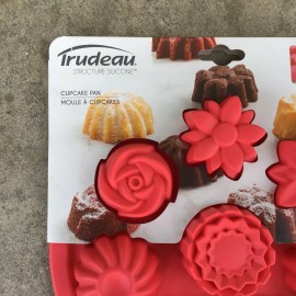 Trudeau Structure Silicone Red Floral Cupcake Pan Mold 8 Flowers BPA Free