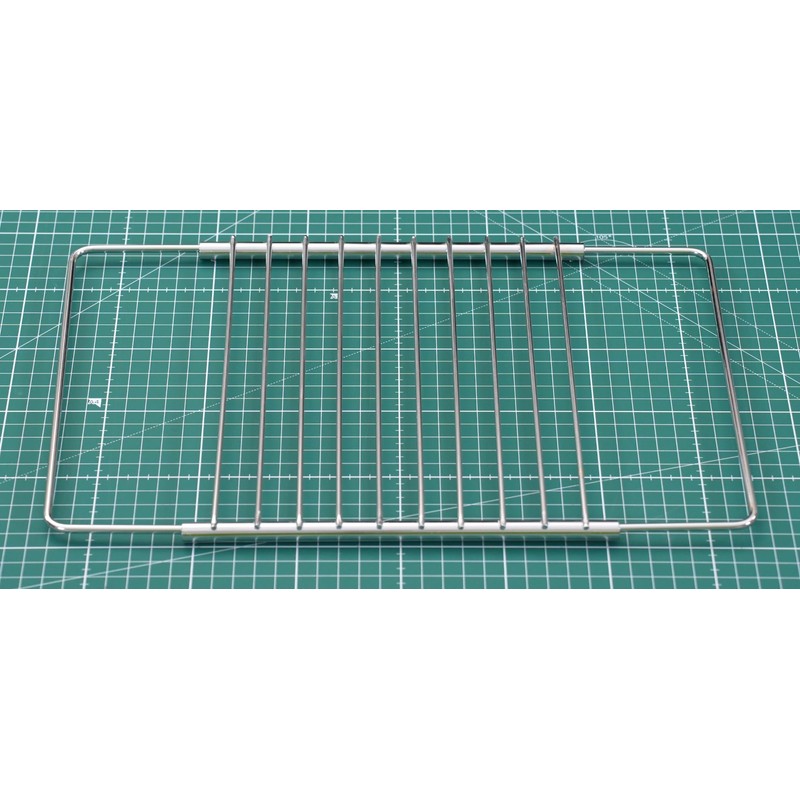 Versatile universal oven rack/oven grill: extendable and robust – perfect