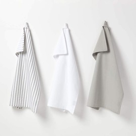 HOMESCAPES - Pure Cotton Tea Towels Set of Three - Thin Stripe - Grey White - 50 x 70 cm - Fully Coordinated Washable Kitchen Linen