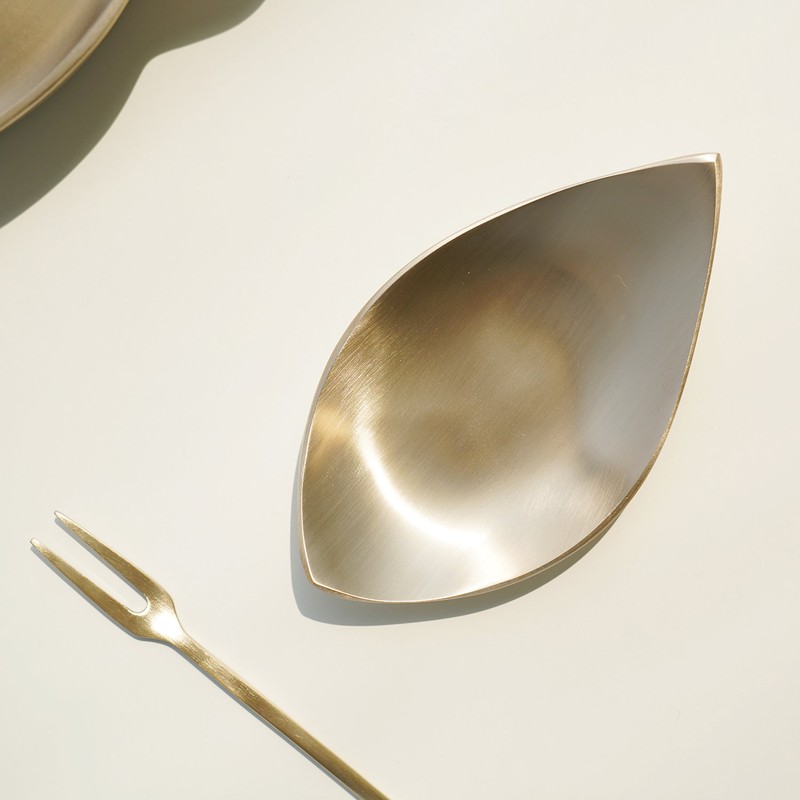 Notdam Bangjja Yugi Leaf Plate Small / 놋담 방짜유기 나뭇잎