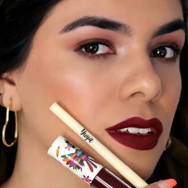 Labial Liquido Yuya Bailando Juntos Color CHIQUITA / VINO INTENSO MATE