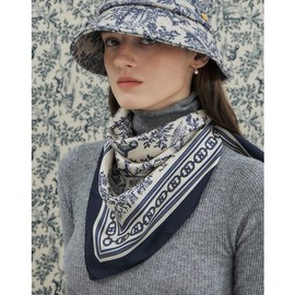 Hazzys (대구신세계)BEST패턴뜨왈드주이 Toile de Jouy 네이비 사각 실크 스카프 HISC5E301N2 (To Daegu Shinsegae) BEST Pattern Toile de Jouy Navy Square Silk Scarf HISC5E301N2