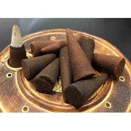 100% Natural 1.5” Incense Cones - Perfect for Meditation, Yoga, Relaxation, Aromatherapy, Healing, Prayer & Rituals - 20 Cones per Package. (Dragon's Blood)