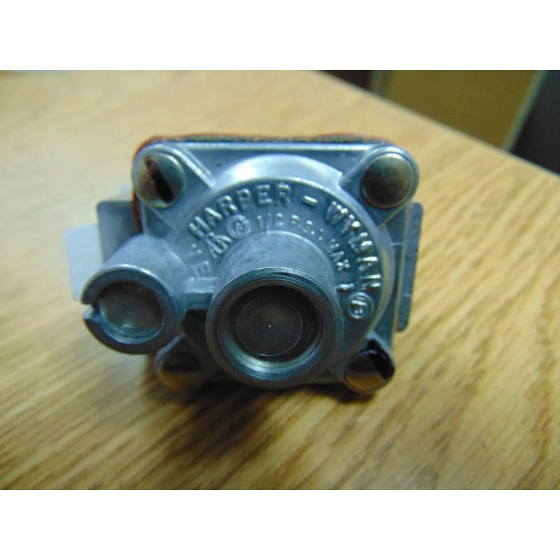 HARPER - WYMAN NATURAL GAS PRESSURE REGULATOR 1/2 3.5