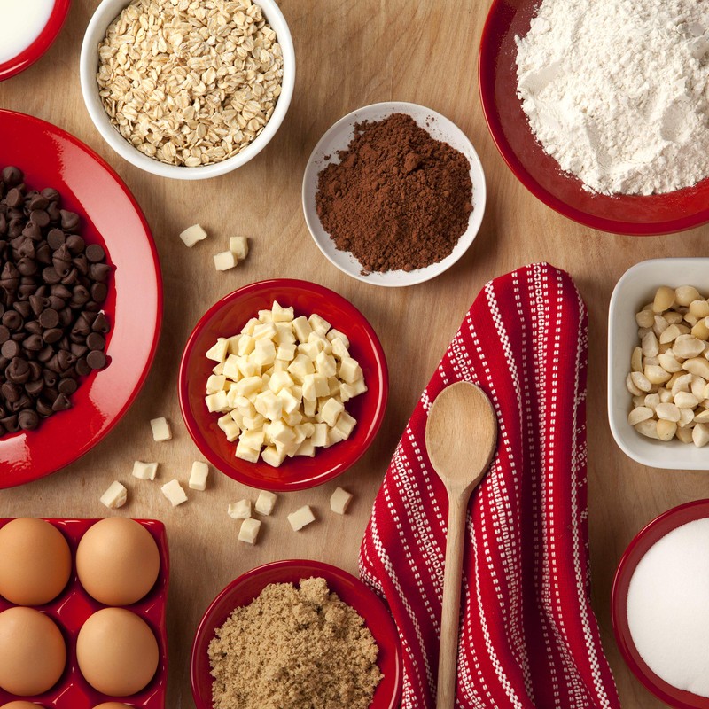 Mrs. Fields - Golden Mini Cookie Box, Assorted with 24