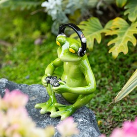 SUYNYBHF Funny Frog Playing Game Sculpture - Indoor and Outdoor Humorous Resin Decorations Suitable for Home Desk or Garden Decoration, Unique Gifts, and Birthday Gifts for Player Friends