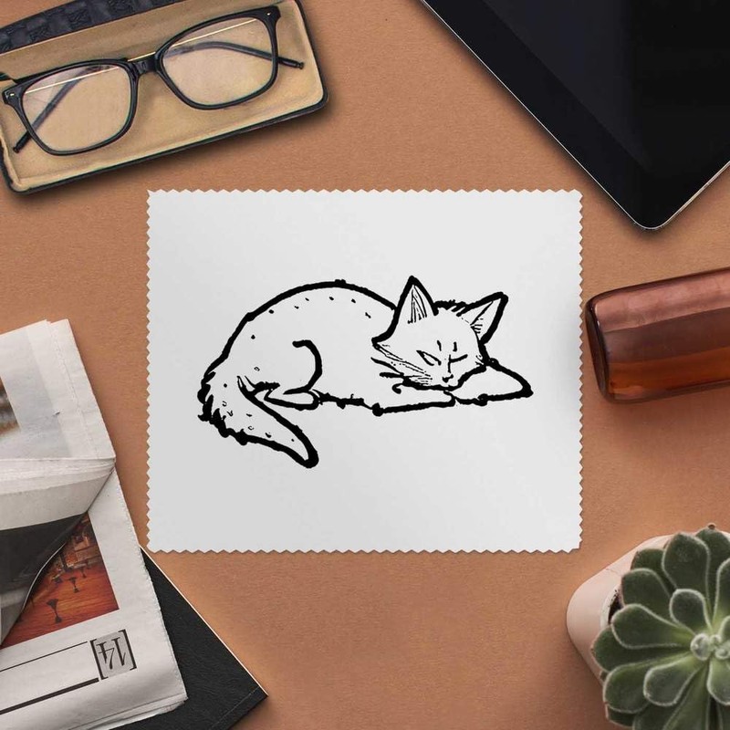 2 x 'Pixiebob Cat Sleeping' Microfibre Lens/Glasses Cleaning Cloths (LC00026509)