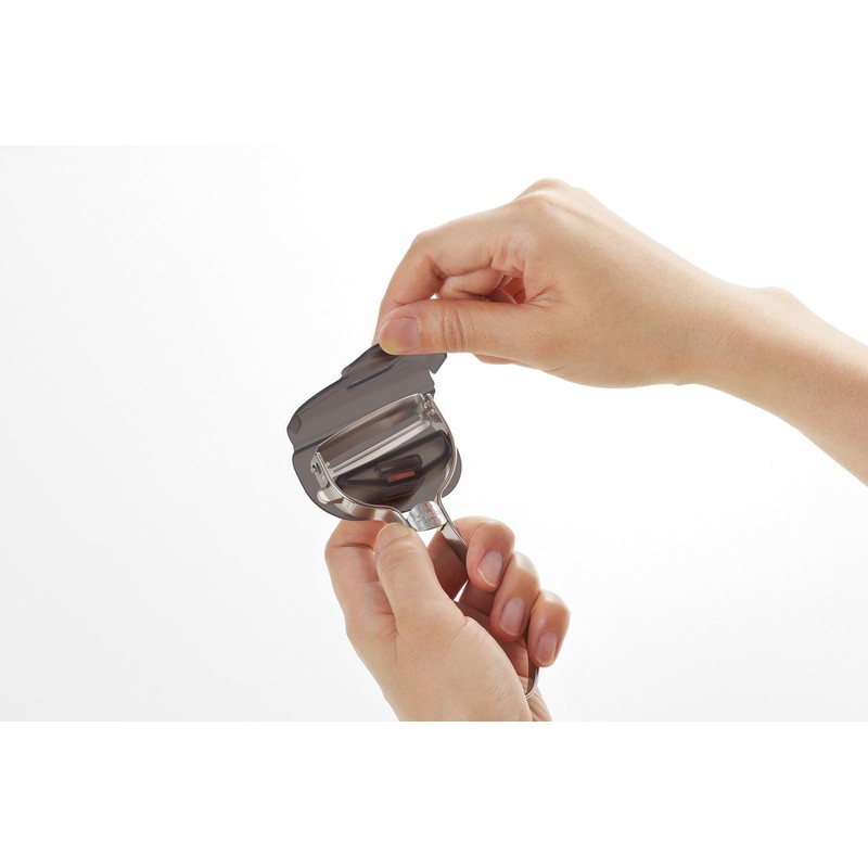 Shimomura Industries Made in Japan Pro Grade Easy-Peel Sharp Peeler