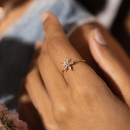 Purelei® Bright Spring Ring, Waterproof Women's Ring Made of Durable Stainless Steel with Cubic Zirconia Flower Adjustable Rings from Size 50 to 60, Fashion Jewellery for Your Look, Stainless Steel,