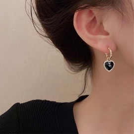 Allereya Vintage Crystal Onyx Heart Earrings Black Onyx Heart Dangle Earrings Black Puffy Heart Drop Earrings Gold CZ Hoop Huggie Earrings Jewellery for Women and Girls