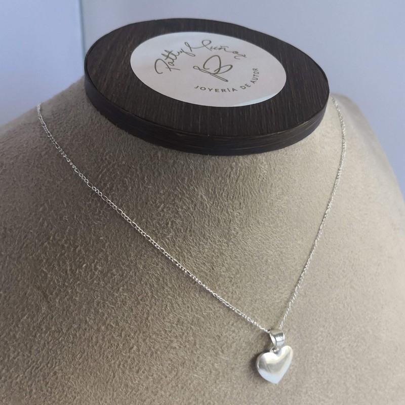 Cadena con dije de Corazón de Plata Ley .925 Gargantilla.