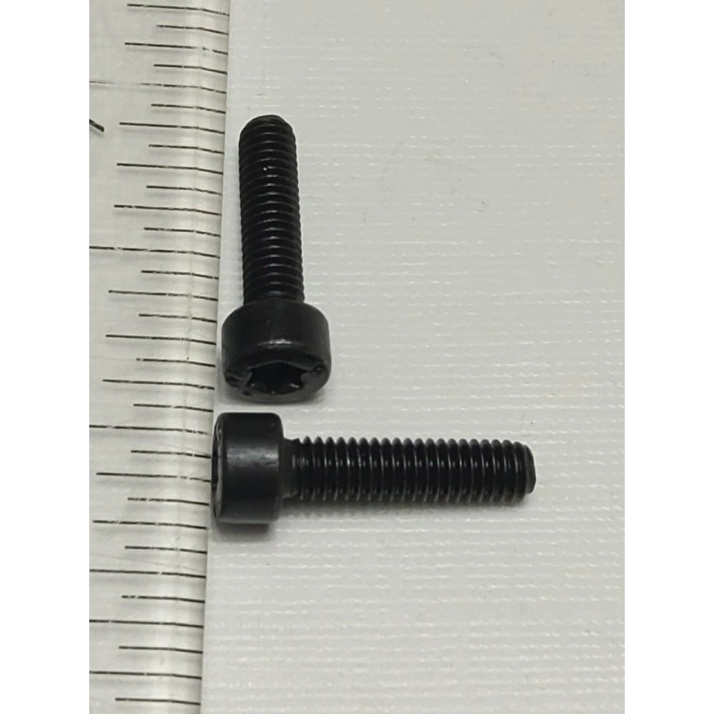 BEA LOT OF 2 BEA BOLTS 13302683 (NOS)