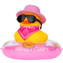 MuMyer - Decoración de tablero de goma para coche, pato amarillo, pato, diseño de pato fresco, adornos de coche con mini sombrero de vaquero, bufanda, anillo de natación (estilo Q15)