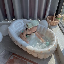Foldable Portable Baby Tub Made of Safe PVC, Bathtub for Newborns & Toddlers with Air Pump, Travel Bathtub, Can Also Be Used as a Play Pool or Ball Pit (Heart Bear)