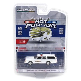 Truck 1/64 1988 LTD Crown Victoria Wagon, Illinois State Police Hot Pursuit 46 43040-C