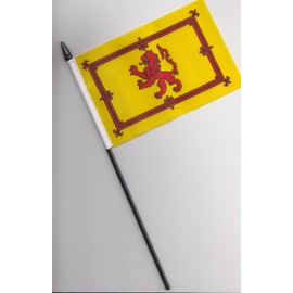 Scotland Lion Rampant Hand Flag 25cm by 1000 Flags