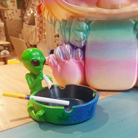 Yblenic Ash tray,Fantasy Ashtray for Outdoor, Alien Ashtray for Smokers，Desktop Smoking Ash Tray for Home Office Decoration