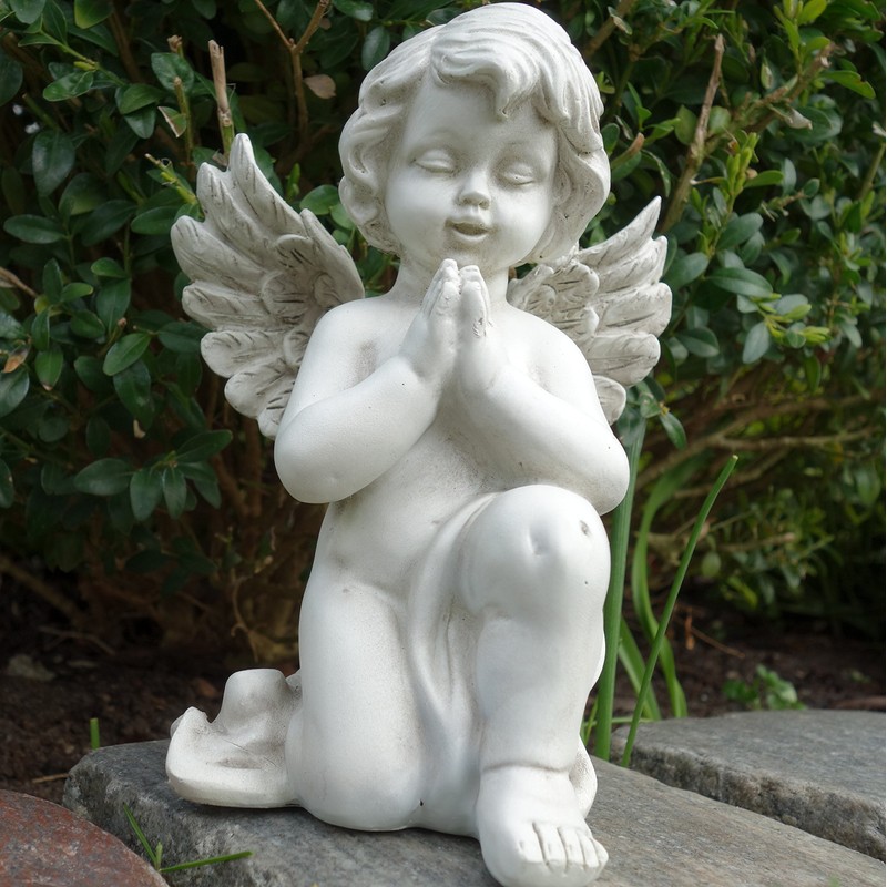 Praying Angel Memorial. Height 16 cm