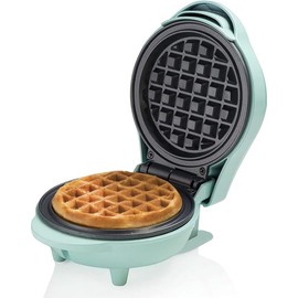 Bestron Mini waffle iron for classic waffles, small waffle maker with non-stick coating, for children's birthdays, family parties, Easter or Christmas, retro design, 550 watts, colour: mint único