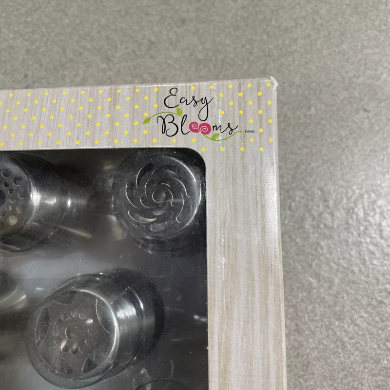 Wilton Easy Blooms Specialty Decorating Set 2104-4835 - New