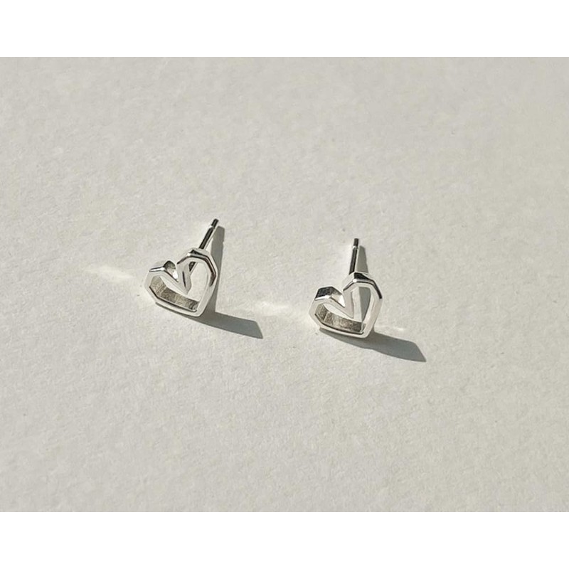 [Anna Flair] [SILVER925] TINY LINE HEART EARRINGS AE223001 Tiny Line