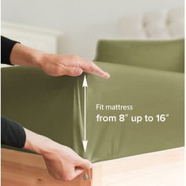 Queen Size Fitted Bed Sheet - Hotel Luxury Single Fitted Sheet Only - Fits Mattress Up to 16 - Extra Soft, Wrinkle Free, Breathable - Bottom Fitted Sheet - Sage Green Single Fitted Sheet Only