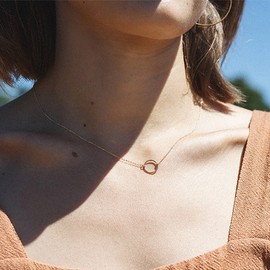 Atentuyi Tiny Circle Pendant Necklace Delicate Link Chain Minimalist Gold Hollow Circle Choker Necklace Jewellery for Women and Girls