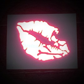 customTAYLOR33 High Intensity Reflective Vinyl Death Kiss Skull Crossbones Lips Decal Bumper Sticker - Cars, Motorcycles, Helmets, Wind Screens, laptops, cellphones, (SE Hot Pink, 6 inch Wide)