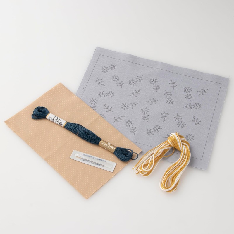 LECIEN (ルシアン) 刺しゅうキット ボタニカル刺しゅう シリーズ デイジーのティッシュケース 843 スモーキーブルー(31)