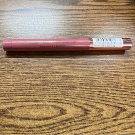 Makeup Revolution Revolution Velvet Kiss Lip Crayon “Icon” Creamy Non-Drying Formula